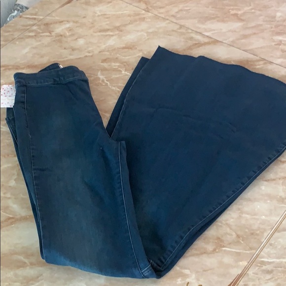 Free People High Rise Just Float On Flare Jeans - Picture 6 of 8